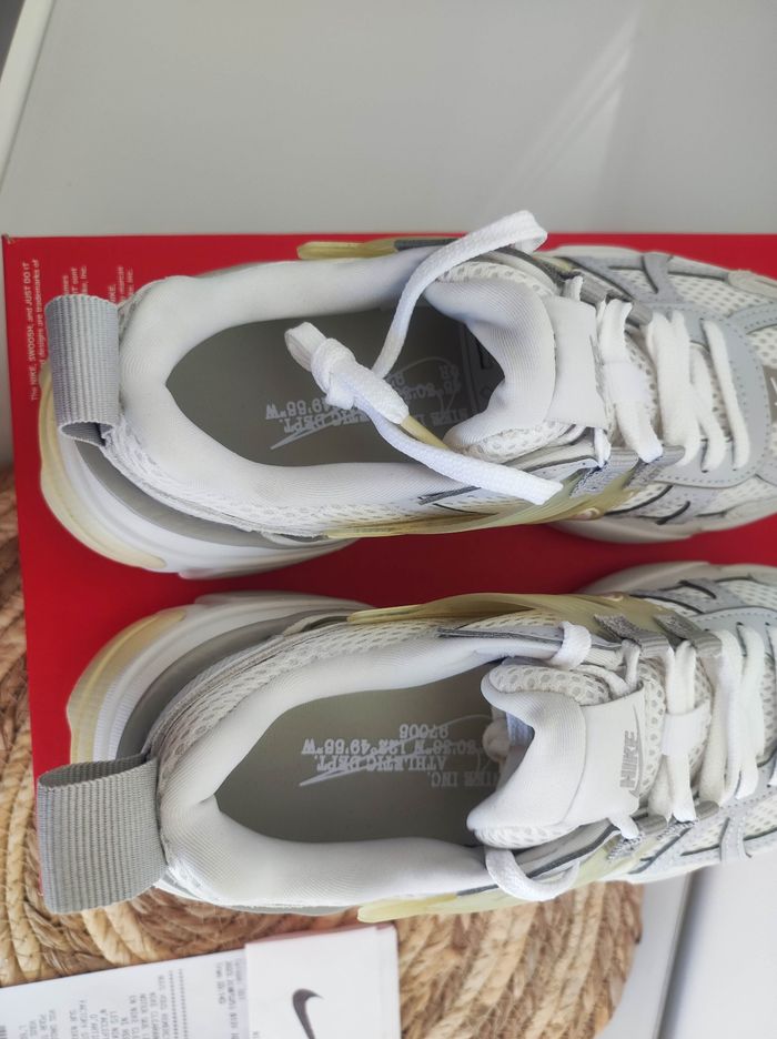 Baskets Nike V2K run - photo numéro 5