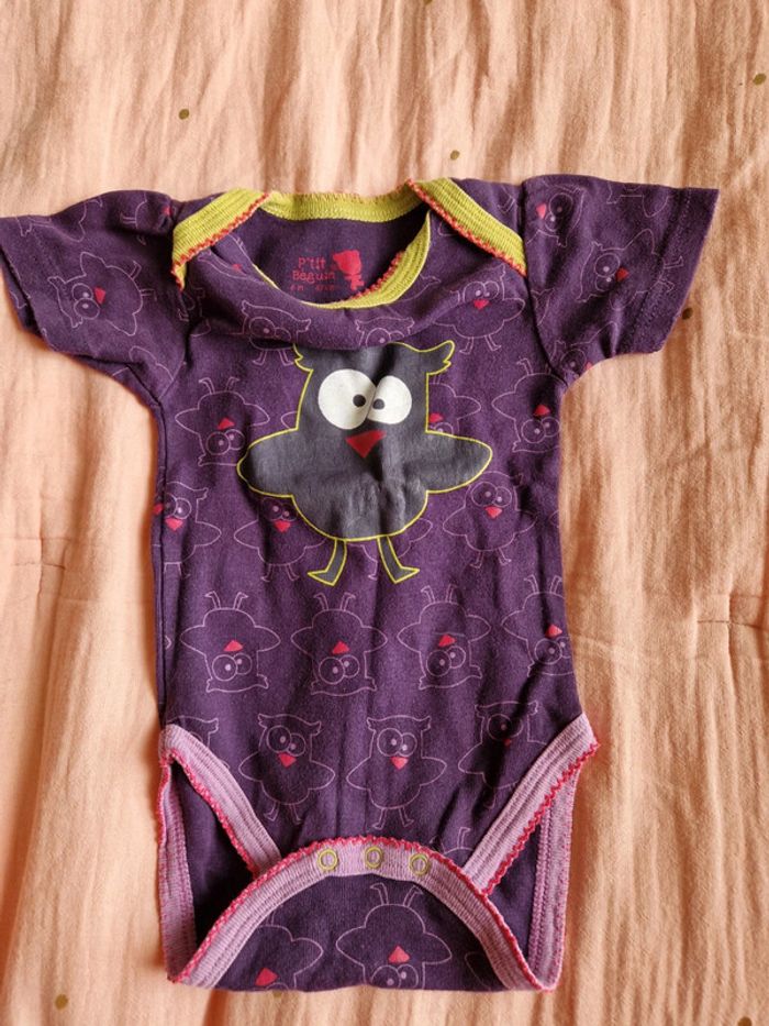 Lot bodys et pyjamas 6 mois - photo numéro 3