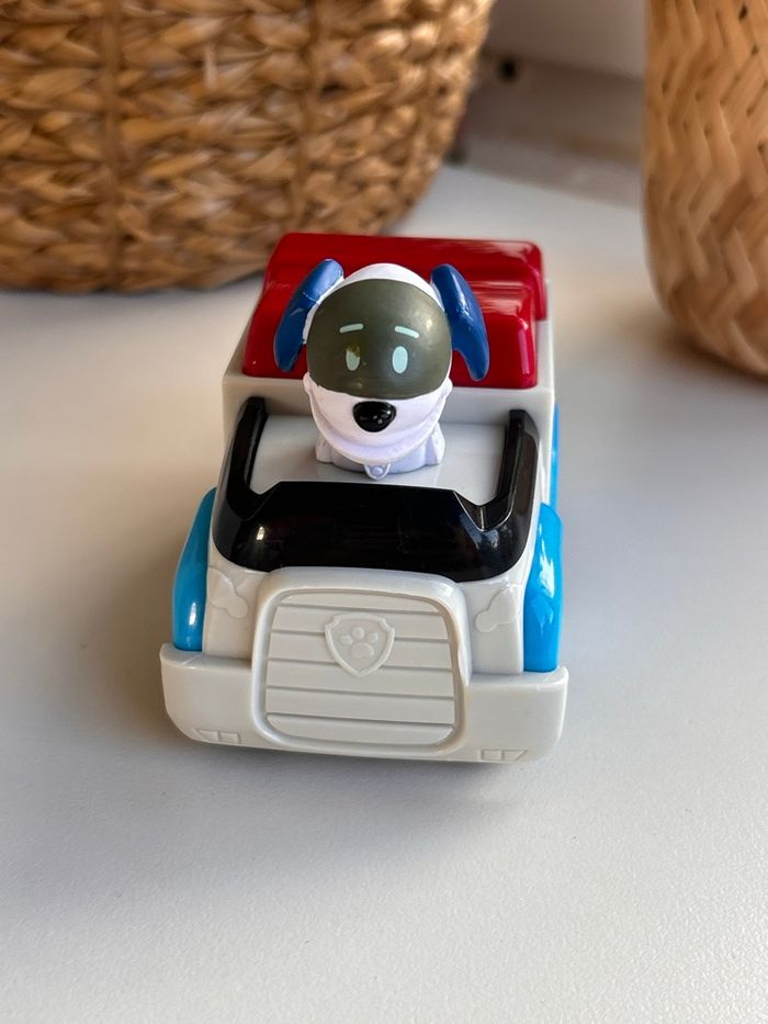 Chien robot véhicule paw patrol