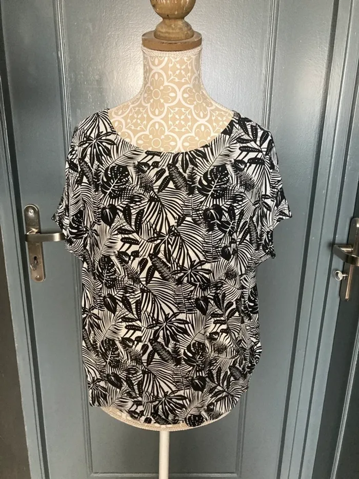 Blouse noire et Blanche - photo numéro 3