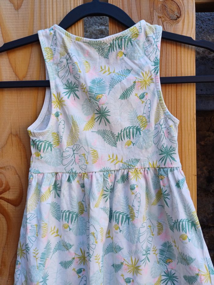 Jolie robe sans manches imprimé feuilles 5 ans Kiabi - photo numéro 6