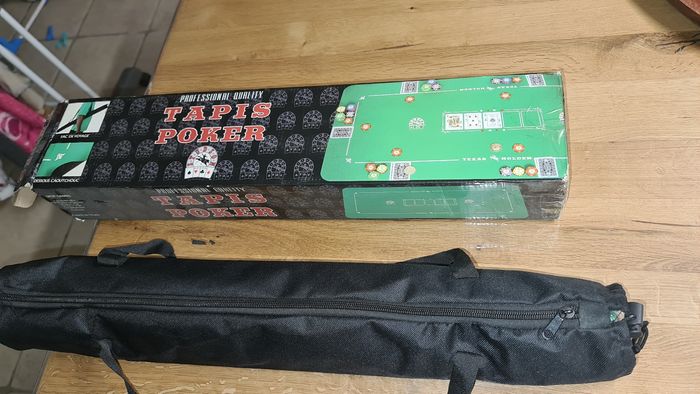 Tapis Poker rectangulaire pour 6 à 8 joueurs en caoutchouc avec son sac de transport - photo numéro 2