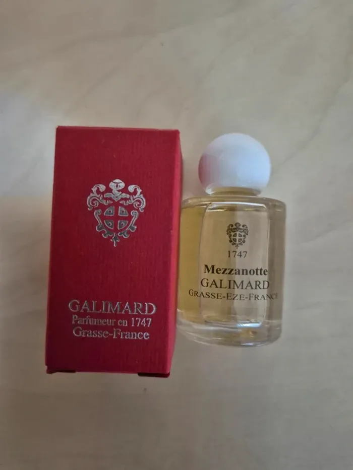 Lot 5 miniatures parfum - photo numéro 9
