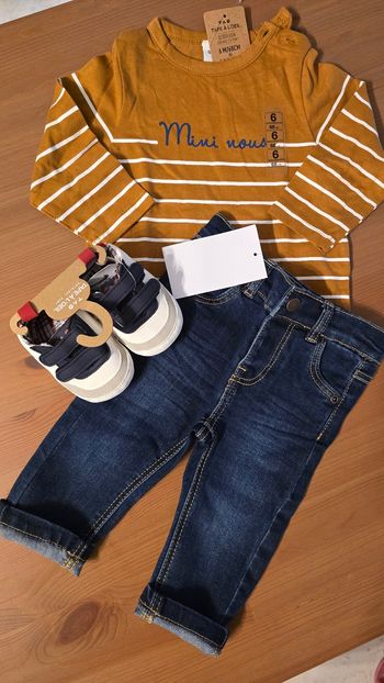 (neufs non portés) 🏷 superbe ensemble teeshirt, jeans et baskets 6mois garçon 🤩💙🥰