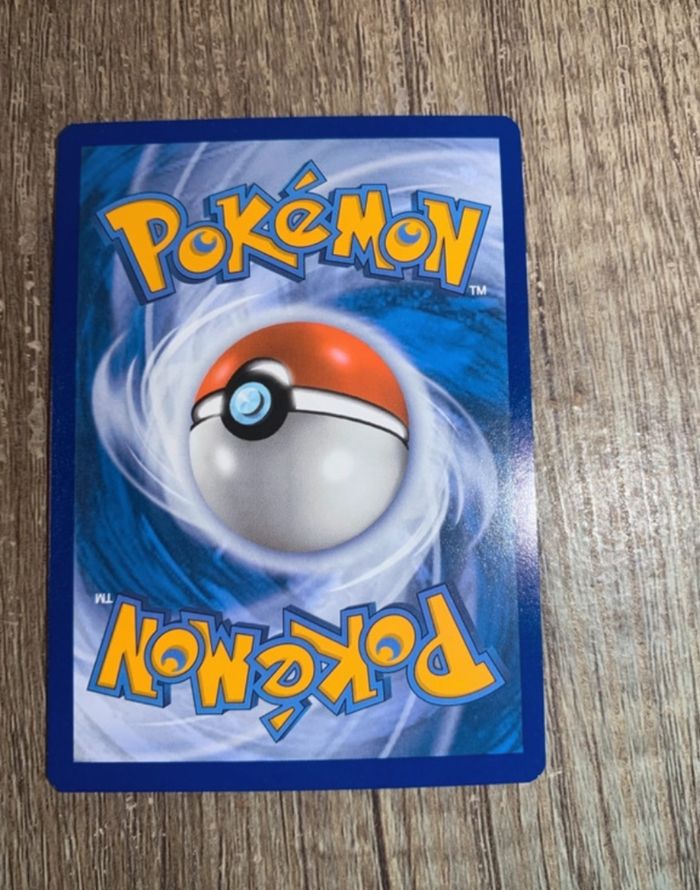 Carte Pokémon Pikachu - photo numéro 2