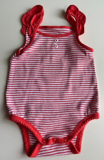 body avec bretelle volantée taille 6 mois