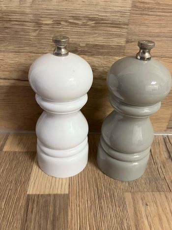 Lot de 2 moulins à poivre
