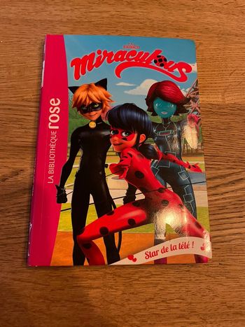 Livre La bibliothèque Rose Miraculous UneStar de la télé ! Numéro 12