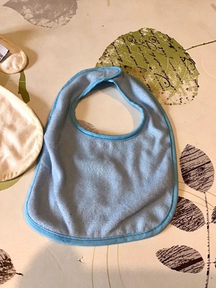 3 bavoirs bleu et crème - photo numéro 3