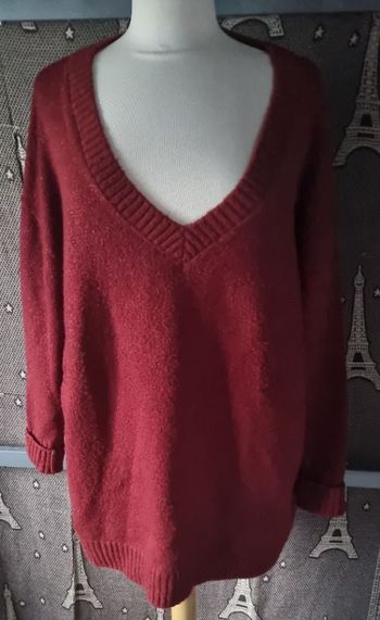 Pull à col V bordeaux pailleté taille 54-56