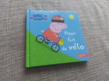 Livre peppa pig fait du vélo