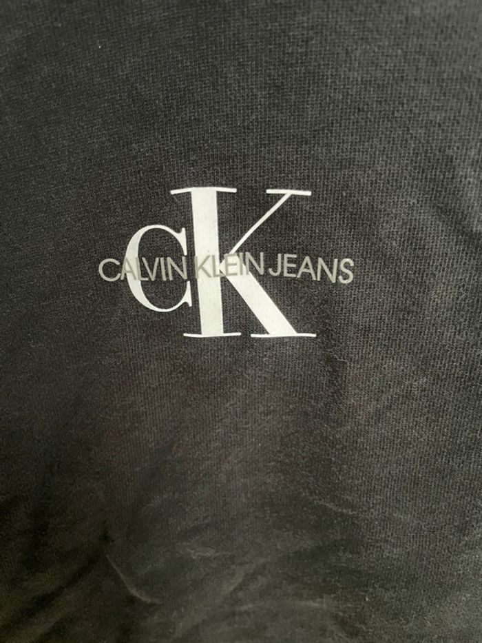 Sweat calvin Klein - photo numéro 2