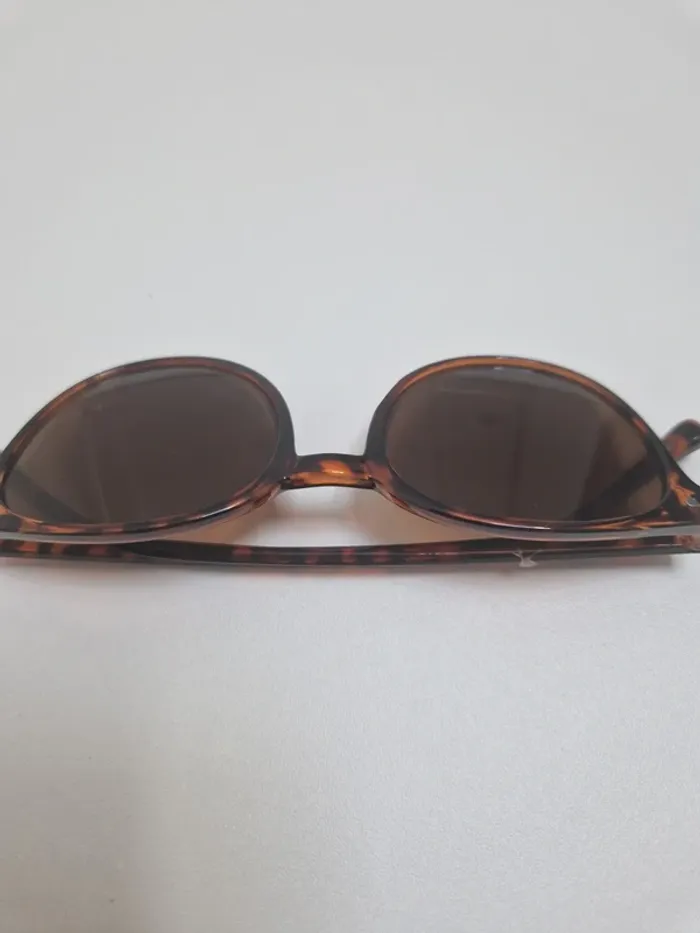 Lunettes de soleil - photo numéro 2