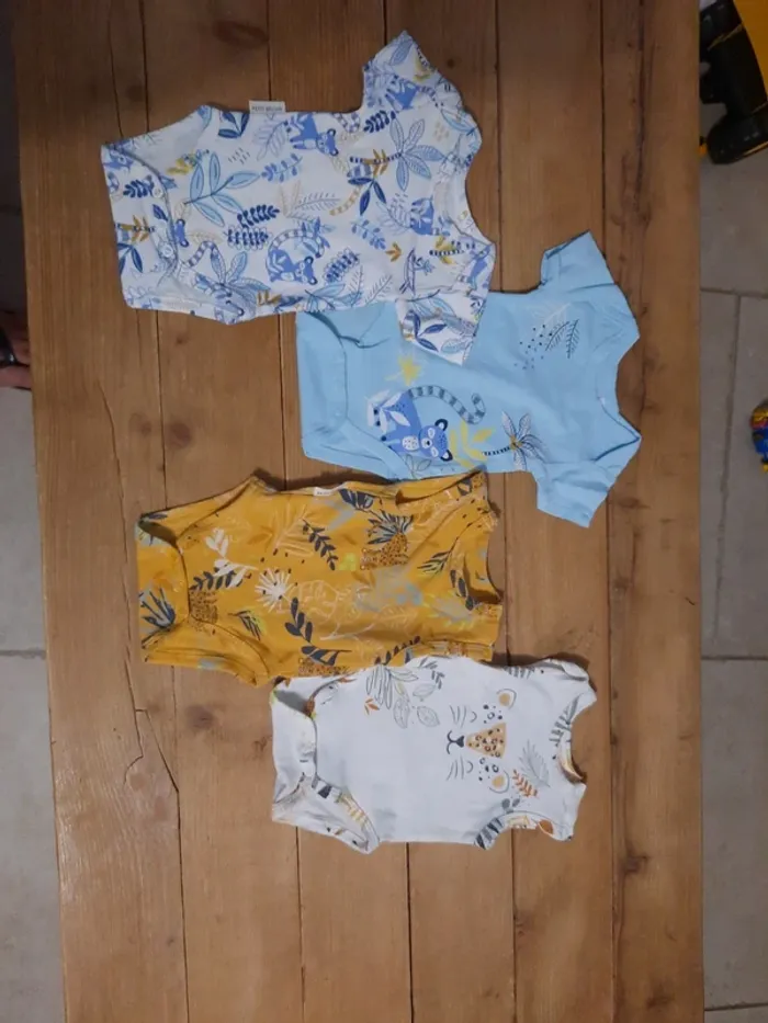 Lot de 4 bodies Petit Béguin