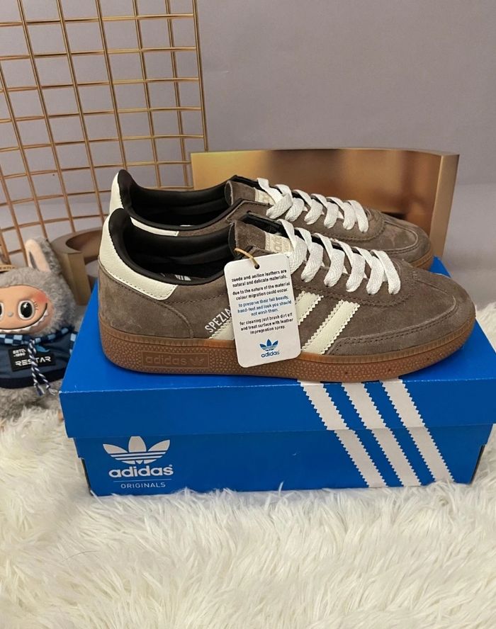 Nouveau Adidas Originais Handball Spezial Marron - Taille 42
