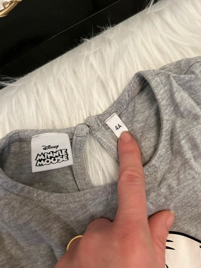 Très belle robe minnie 🥰 taille 4 ans disney - photo numéro 2