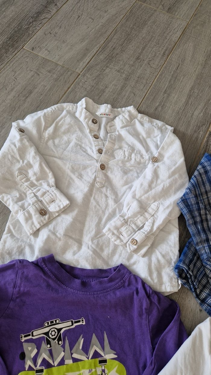 Lot de 3 tee shirt manche longue + 2 chemises taille 4 ans - photo numéro 2