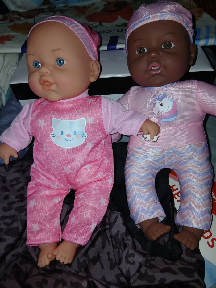 Lot de 2 poupon neuf