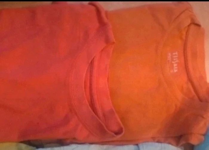 14 vêtements,  t-shirt  pyjama 6 ans - photo numéro 8