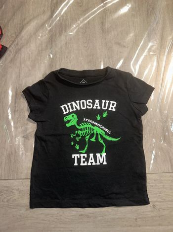 T-shirt dinosaures
