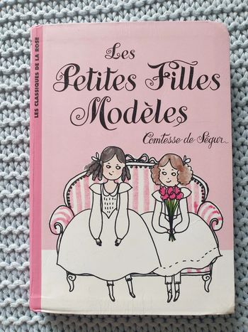 Les petites filles modèles
