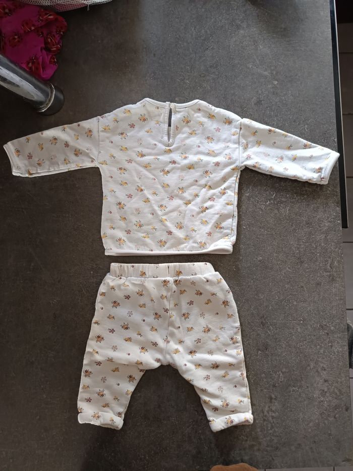 Ensemble sweat fleuri 6 mois - photo numéro 8