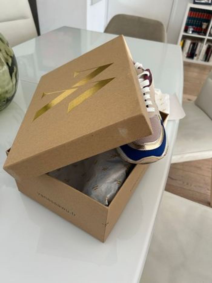 Baskets femme Vanessa Wu / taille 37 - photo numéro 4