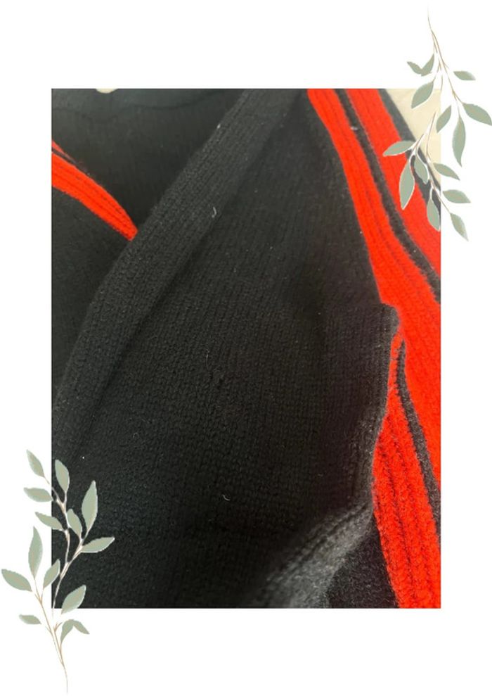 Pull Noir à Bandes Rouges – Alexander McQueen – Taille L 🖤 - photo numéro 9