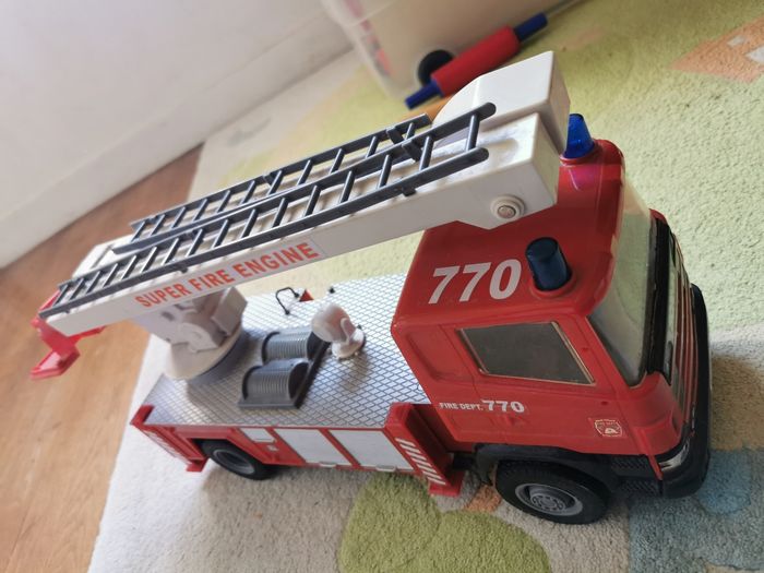 Camion de pompier - photo numéro 3