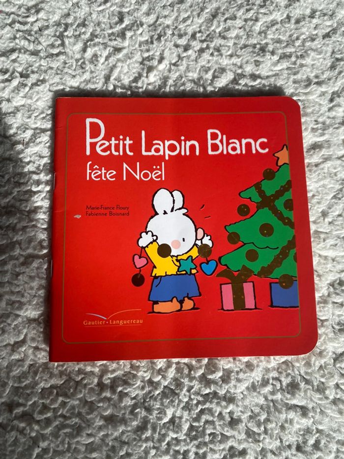 Livre Petit lapin blanc fête Noël