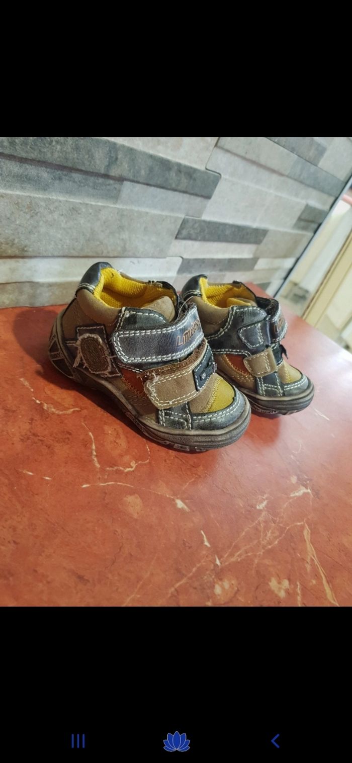 Chaussures garçon taille 20 - photo numéro 3