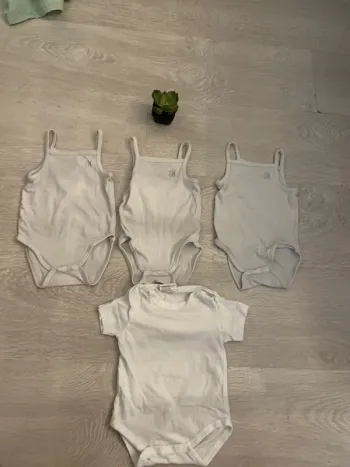 Lot de 4 body manches courtes et bretelles