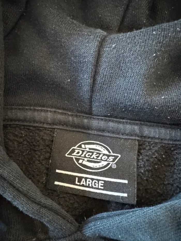Sweat à capuche Dickies, taille L, bon état mais le logo se craquele - photo numéro 4
