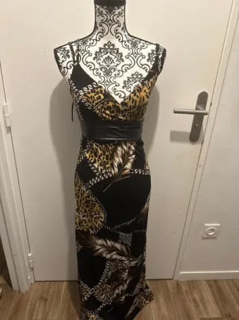 Magnifique robe à bretelle