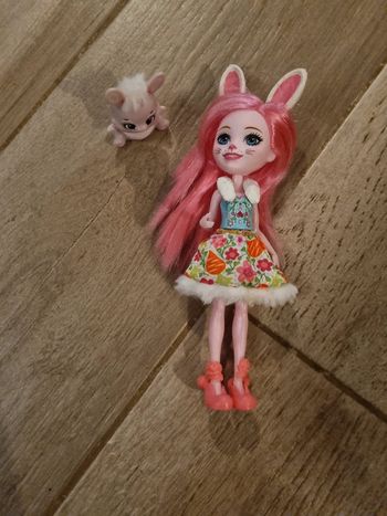 Poupée enchantimals lapin