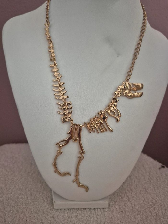 Collier dinosaure - photo numéro 2