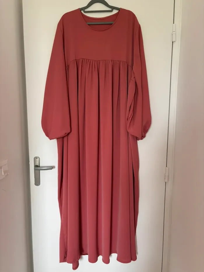 Abaya rose framboise en soie de Medine TU