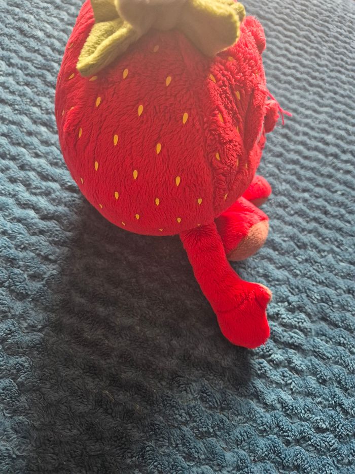 Peluche fraise 🍓 - photo numéro 4