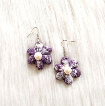 Boucles d'oreilles grosse fleur en argile polymère avec perle