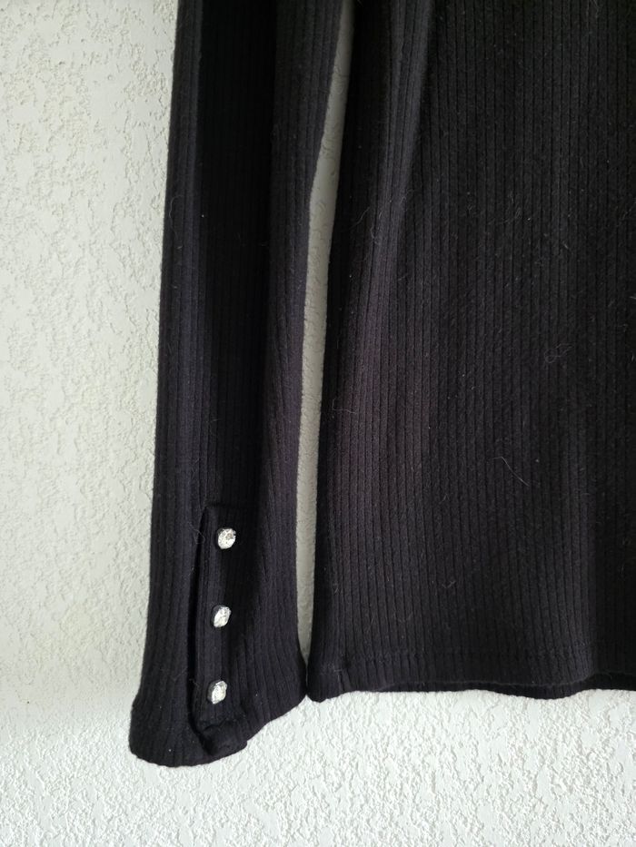 Pull noir côtelé Stradivarius taille m - photo numéro 2