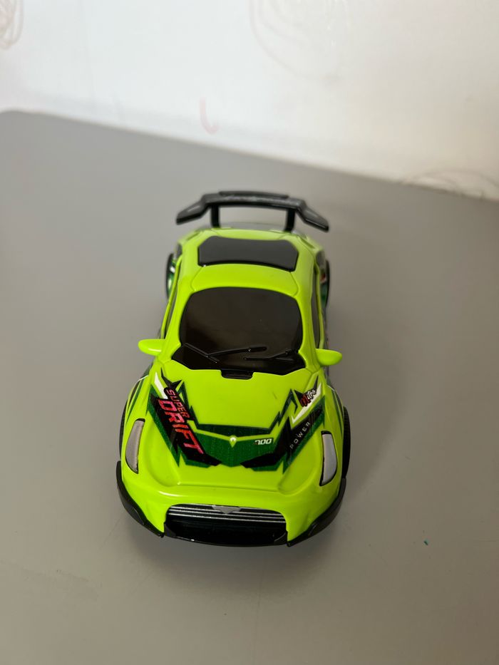 Voiture jouet - photo numéro 4