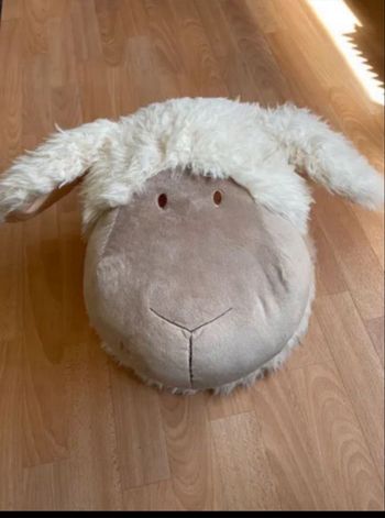 Peluche de mouton à accrocher pour chambre enfant