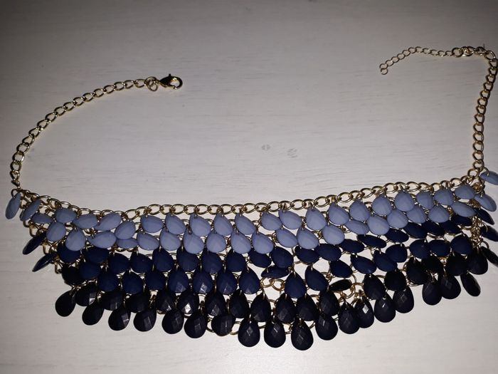 Magnifique collier neuf