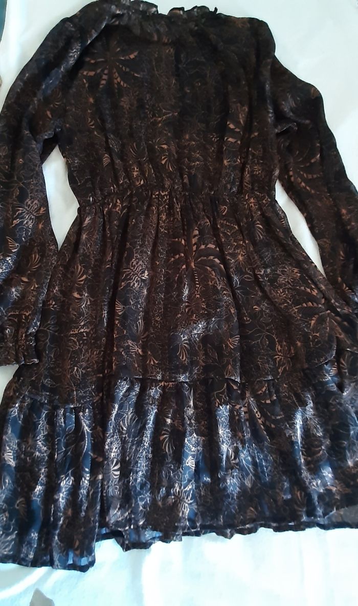 Jolie robe taille S - photo numéro 3
