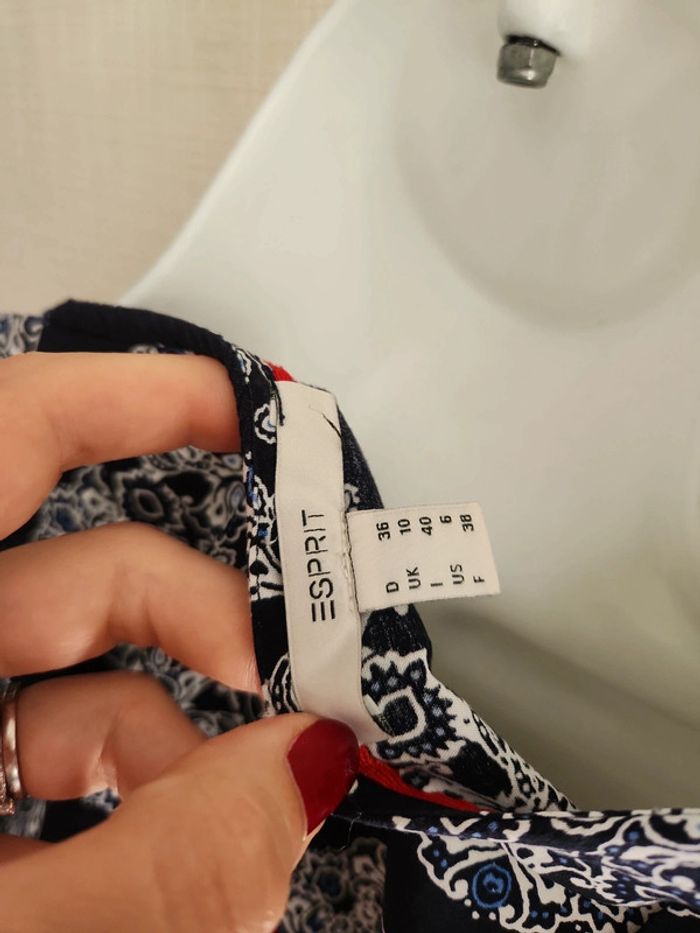 Jolie blouse Esprit bleu marine motifs géométriques 38 - photo numéro 8