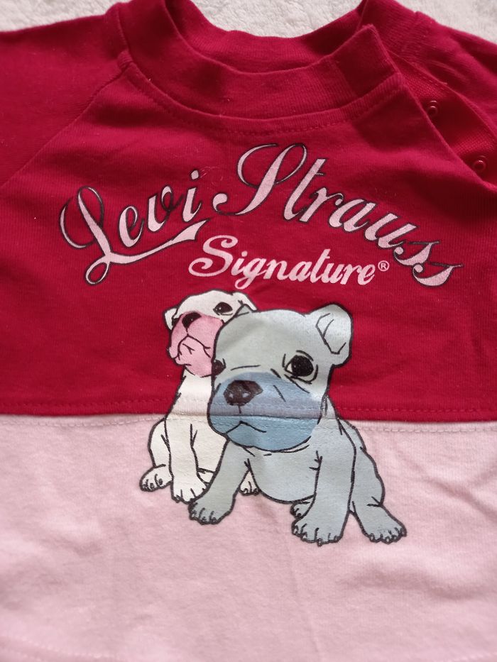 T shirt rouge et rose Levi's 3 mois - photo numéro 2