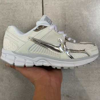 Nike vomero 5