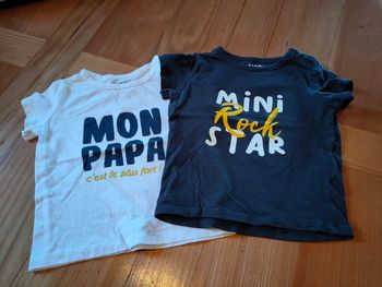 Lot de deux t-shirt manches courtes taille 9 mois