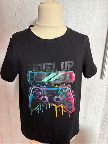 T shirt garçon taille 122/128