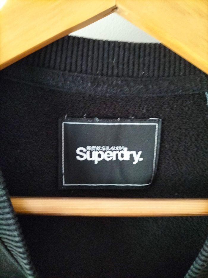 Joli pull Superdry - photo numéro 4